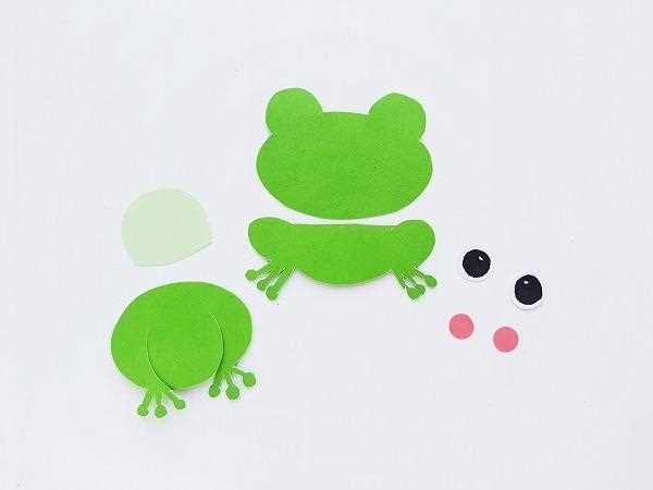 5 green speckled frogs printable